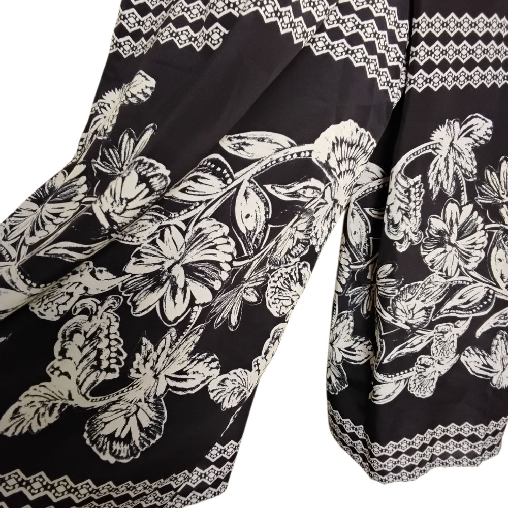 Vince Camuto Women's 2 Black White Floral Sleeveless Midi Romper Jumpsuit - Picture 3 of 6